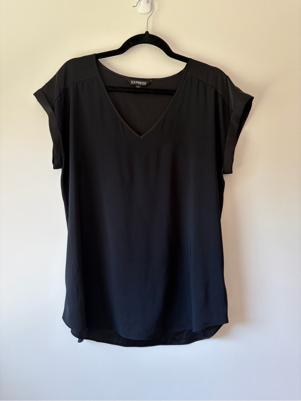 Express Black V-Neck Short Sleeve Blouse